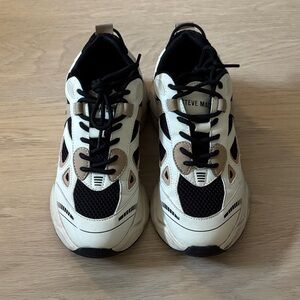 Steve Madden Cream and Black Sneakers 7
